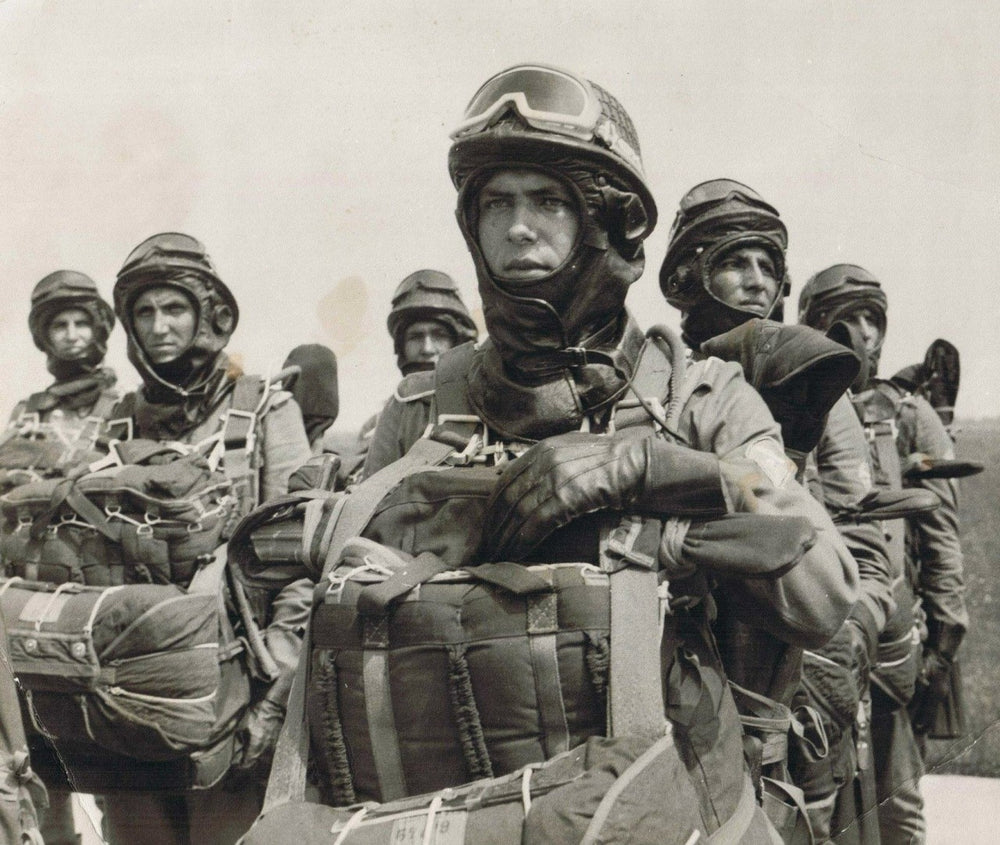 ROMANIAN OD M73
PARATROOPER HELMET USED