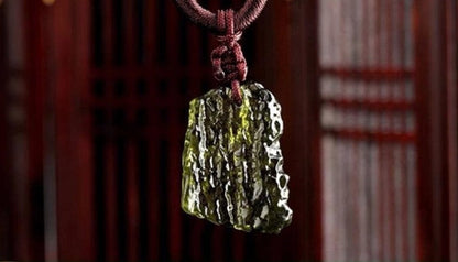 1Pcs Natural Czech meteorite pendant rough green meteorite jewelry necklace fine crystal gravel