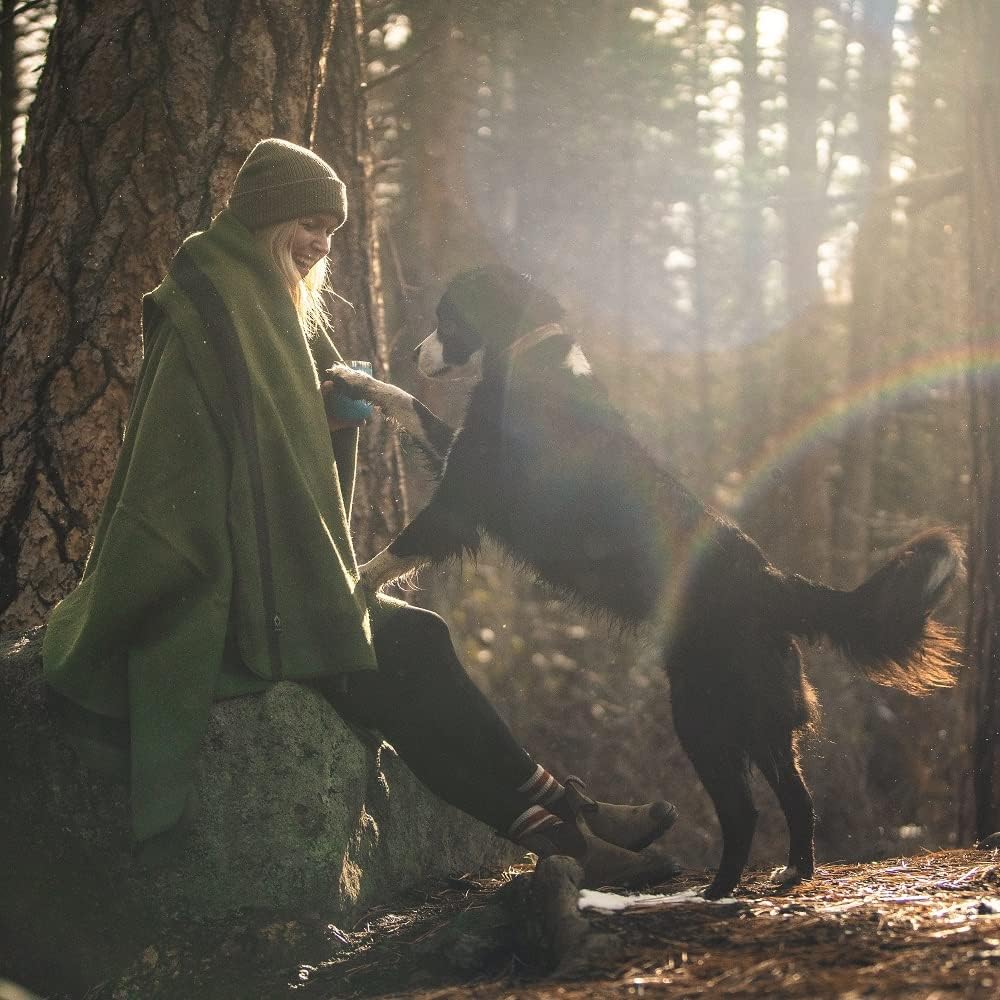 Arcturus Cour Cedars Wool Blanket and Carry Straps Bundle