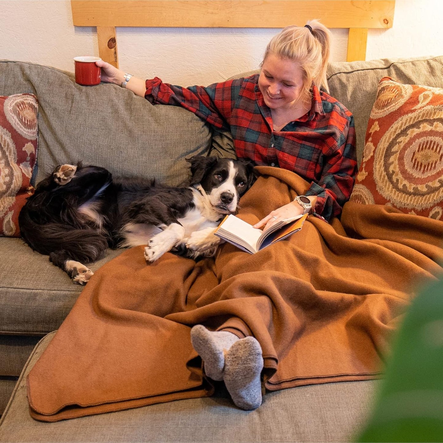 Arcturus Camel Wool Blanket and Carry Straps Bundle