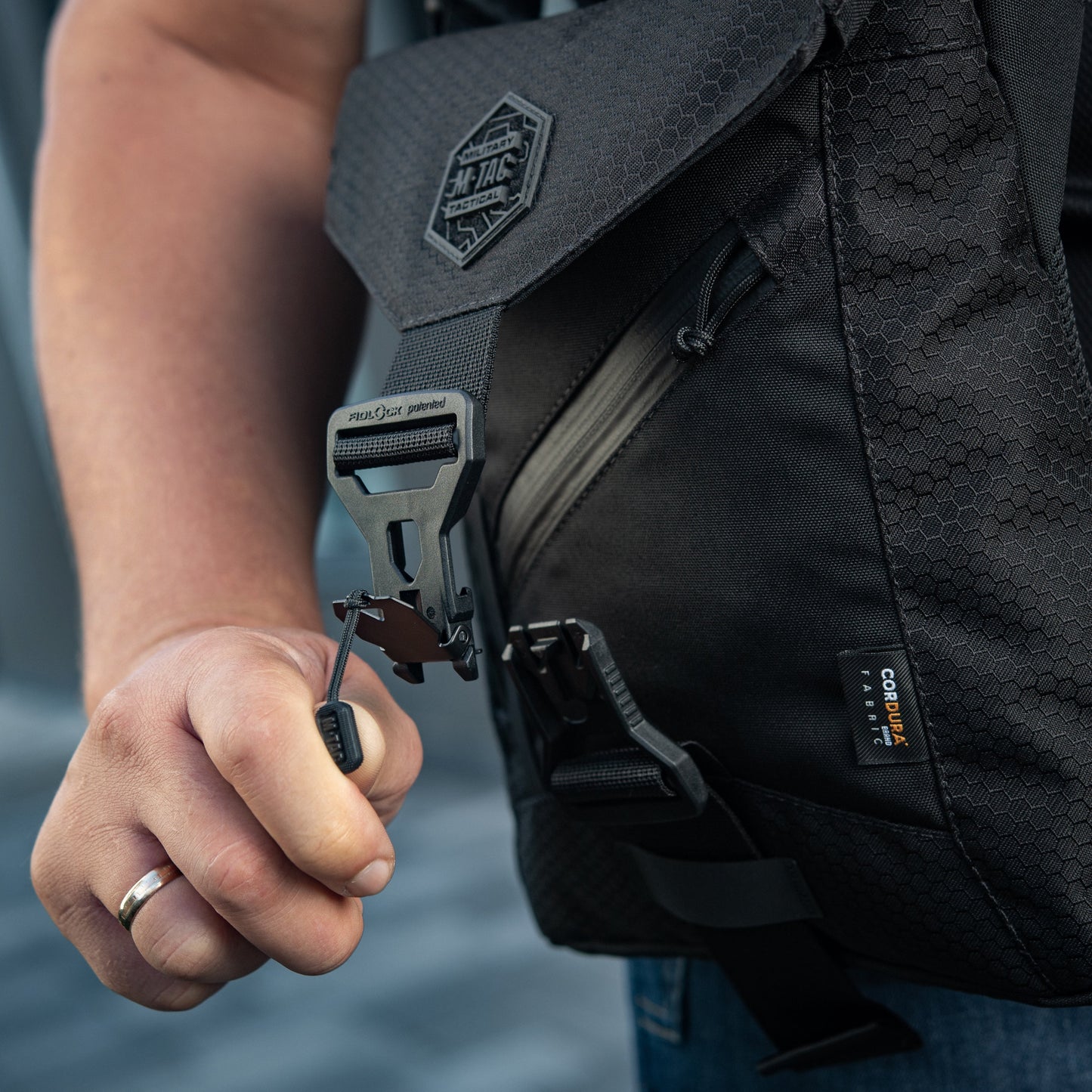 M‑Tac Magnet Shoulder Bag Elite Hex